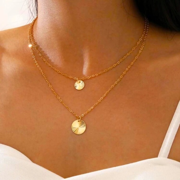 Jewelry - 🌻 2 pcs Golden Ribbed Disc Charm Necklace